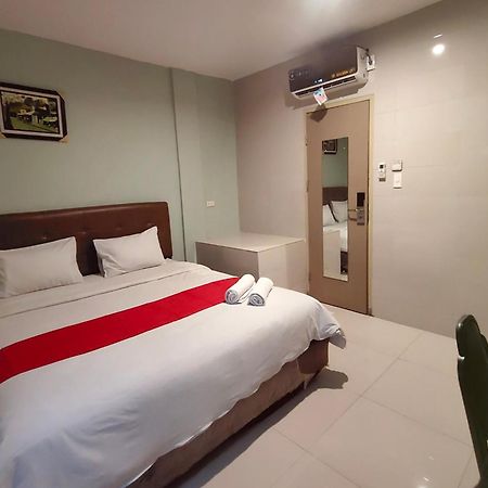 Permata Inn Medan Exterior photo