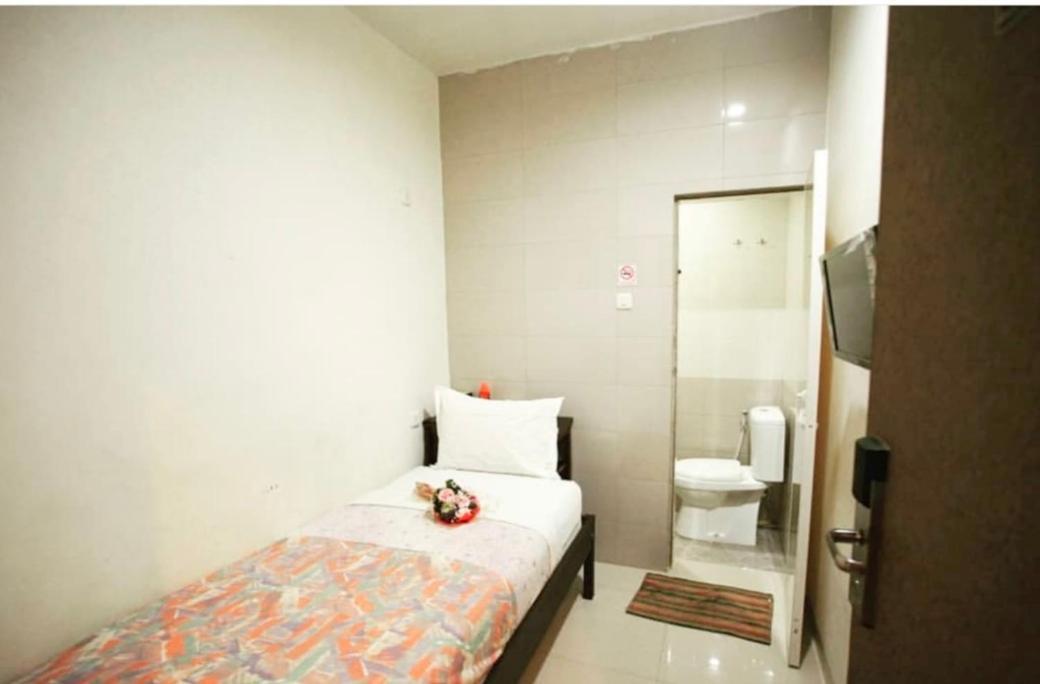 Permata Inn Medan Exterior photo