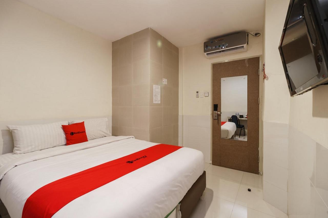 Permata Inn Medan Exterior photo