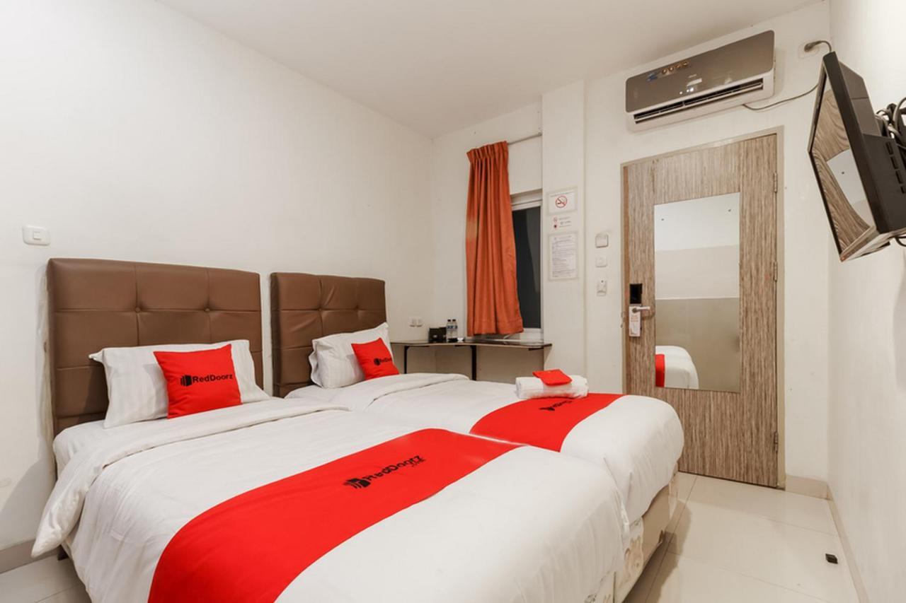 Permata Inn Medan Exterior photo